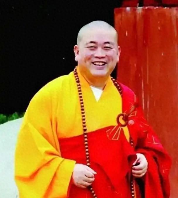 越扒越深！释永信贪得无厌，张纪中周星驰都是受害者，李连杰说的没错