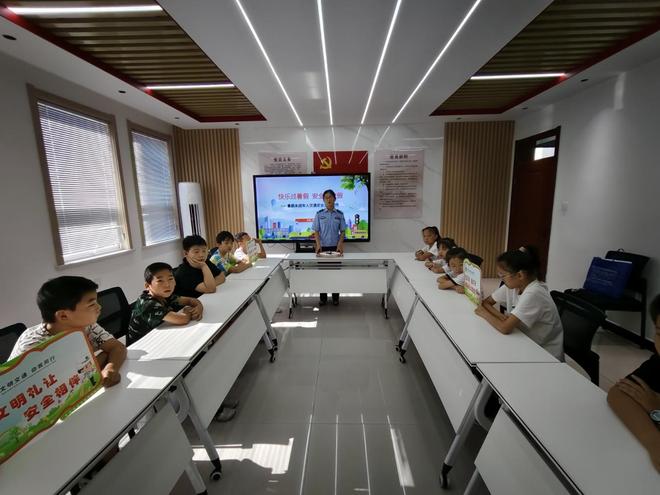 交安进社区 暑期安全“护童行”