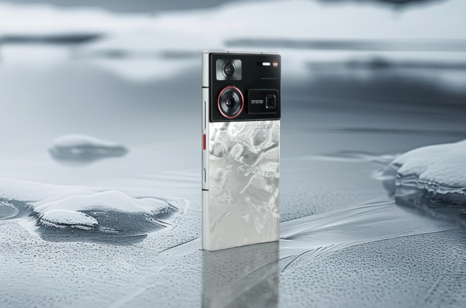 努比亚彻底清仓，真全面屏手机下跌1750元，三主摄+6000mAh+IP68防水