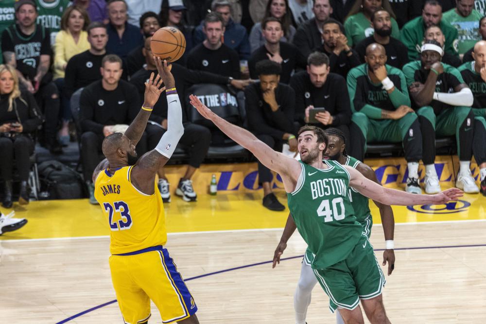 篮球——NBA常规赛：湖人胜凯尔特人