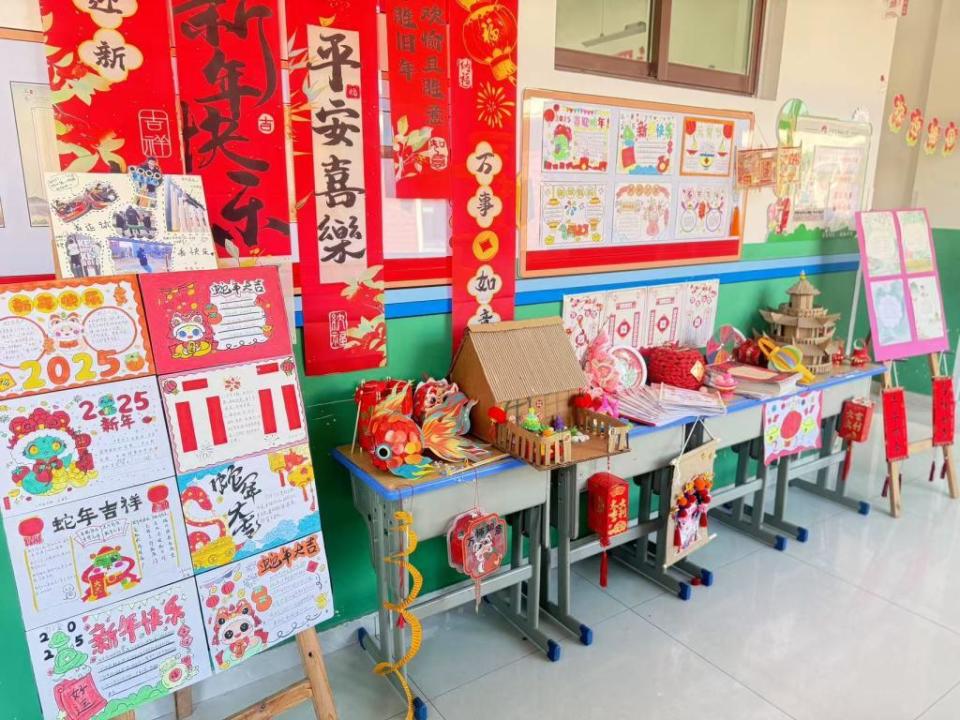 “蛇”彩寒假,德润童心——南村小学寒假作业展评